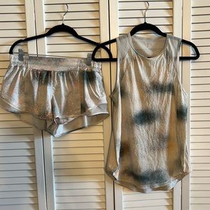 Lululemon Women’s Tank - discontinued color Size Medium / 8 EUC